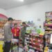 Sinergitas TNI – POLRI, Bhabinsa Bersama Bhabinkamtibmas Polsek Sukalarang Laksanakan Giat Sambang