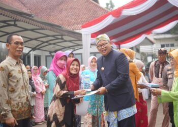 Apel Pagi Peringatan Hari Kesehatan Nasional di Kantor Dinkes Kota Sukabumi
