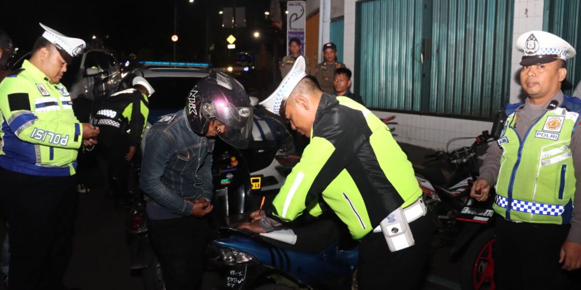 Cooling System Jelang Pemilu 2024, Polres Sukabumi Kota Gelar Patroli Skala Besar  