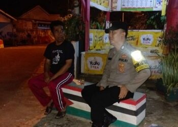 Patroli Dialogis Bhabinkamtibmas Polsek Kebon Pedes Dengan Warga Binaan