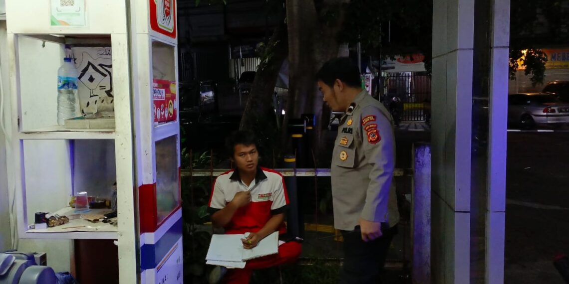 Antisipasi Gukamtibmas, anggota patroli  Polsek Warudoyong Polres Sukabumi Kota Gencar Laksanakan Patroli Malam Hari.