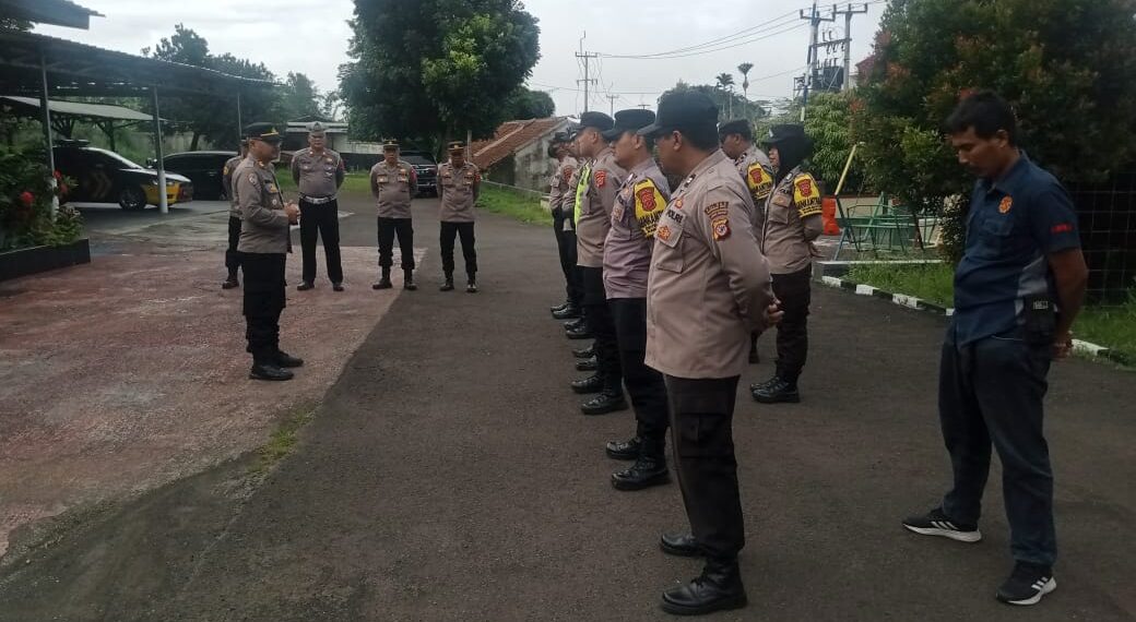 Polsek Warudoyong Gelar Apel Pagi Sebagai Bentuk Kedisiplinan.