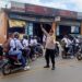 Peduli Keselamatan Polisi Polsek Sukalarang Laksanakan Gatur Lalin Siang Hari Pasca Kepulangan Anak Sekolah