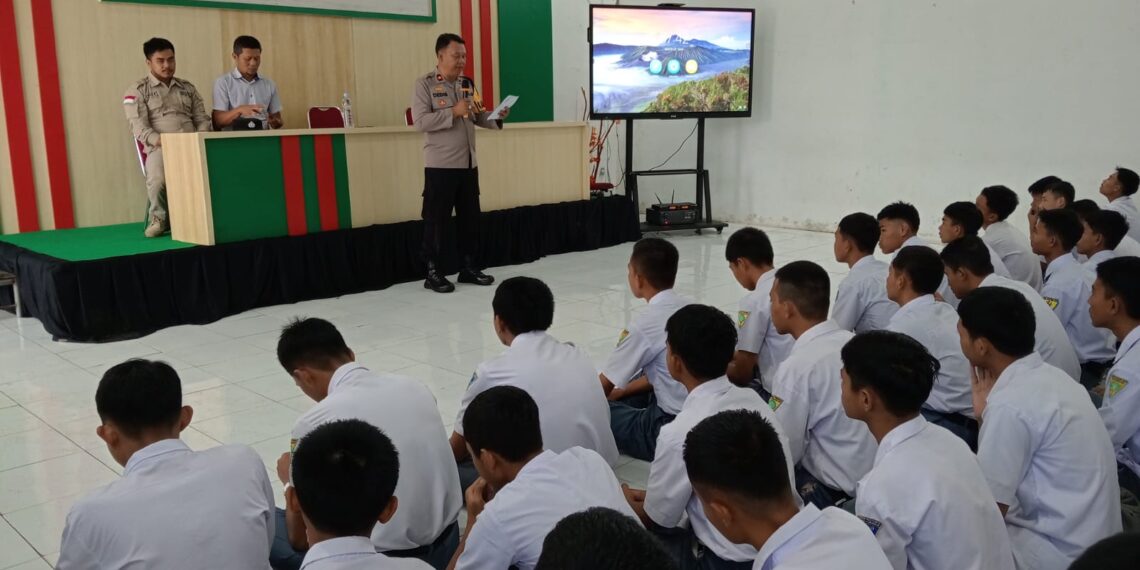 Jadi Pembina Upacara Kapolsek Sukaraja Di Smk Negeri 01 Pertanian Sukaraja
