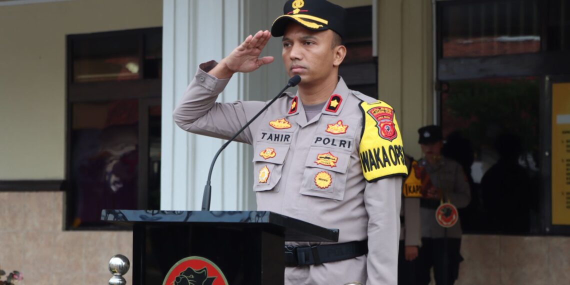 Peringati Hari Kesadaran Nasional, Polres Sukabumi Kota Kibarkan Bendera Merah Putih