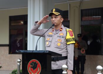 Peringati Hari Kesadaran Nasional, Polres Sukabumi Kota Kibarkan Bendera Merah Putih