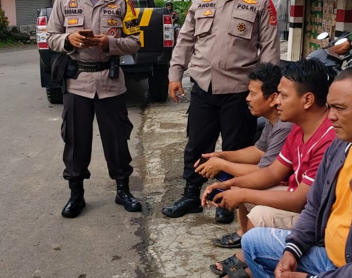 Polsek Cireunghas Sampaikan Imbauan Kamtibmas Tingkatkan Kerja Sama Antara Kepolisian Dengan Masyarakat