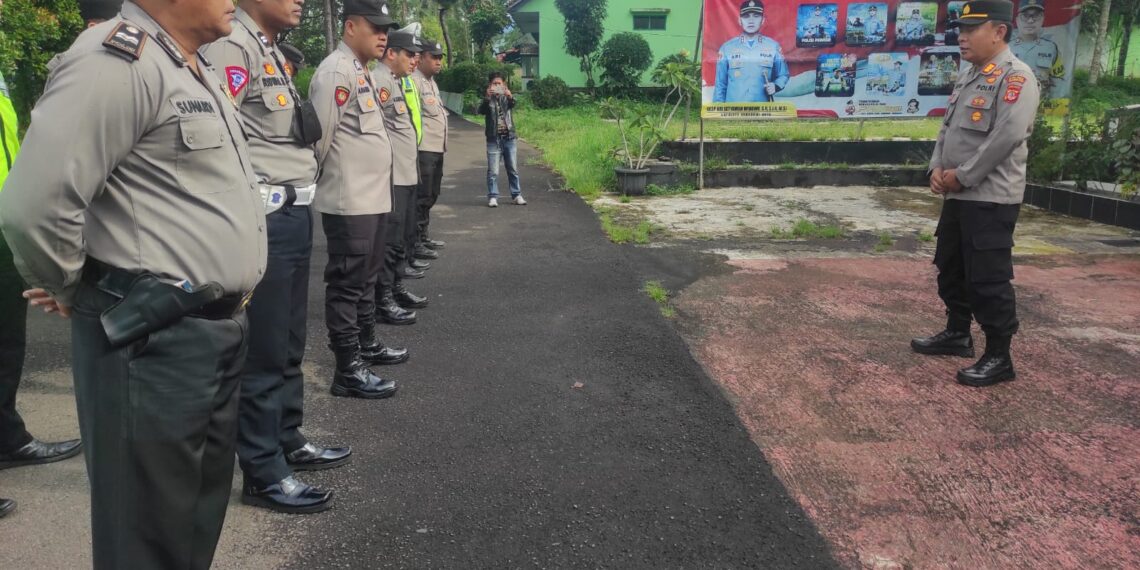 Polsek Warudoyong Gelar Apel Pagi Sebagai Bentuk Kedisiplinan.
