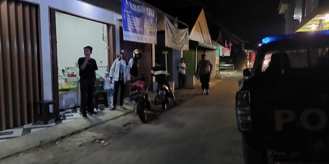 Polsek Kadudampit Laksanakan Patroli KRYD Cegah Gukamtibmas di Malam Hari