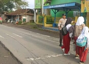 Polsek Cireunghas Laksanakan Pengaturan Pagi