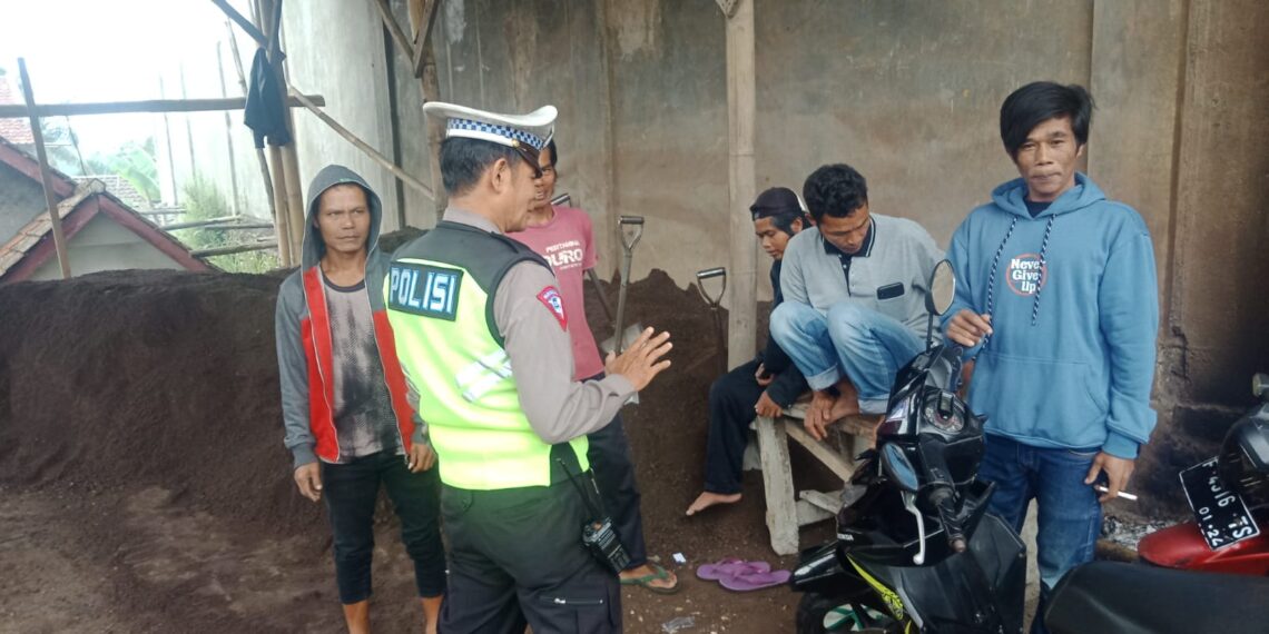 Unit Lantas Polsek Sukalarang Optimalisasi Kegiatan Dikmas Lantas Dalam Mengurangi Kecelakaan Dan Pelanggaran Lalu Lintas