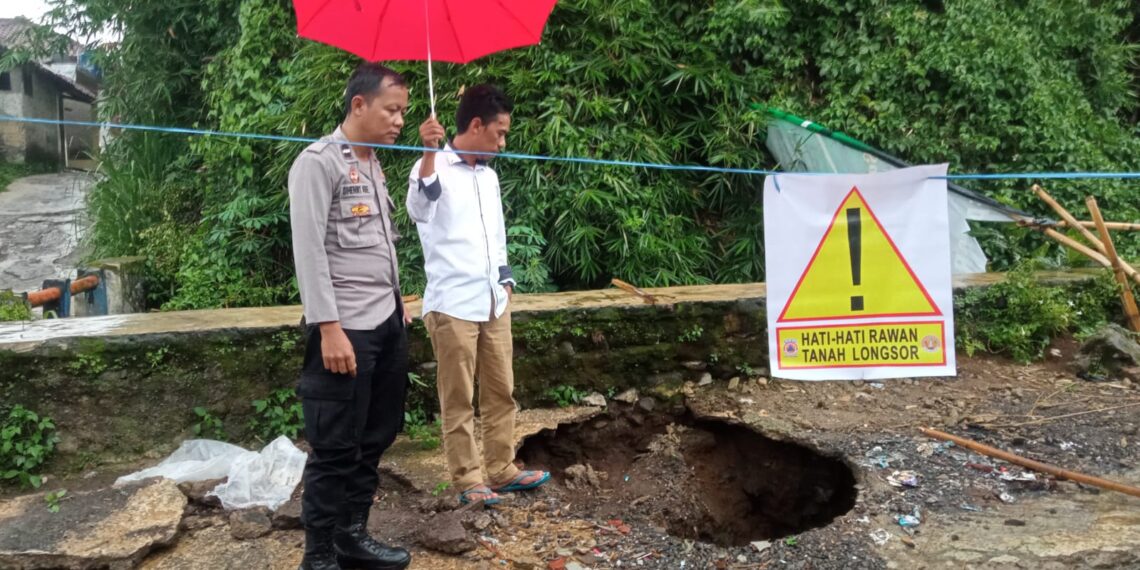 Bhabinkamtibmas Karangtengah Polsek Gunungpuyuh Laksanakan Sambang Silaturahmi
