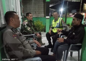 Bhabinkamtibmas Polsek Cireunghas Polres Sukabumi Kota Memberikan Pengarahan Kepada Warga Masyarakat  Agar Tetap Waspada Terkait Musim Hujan