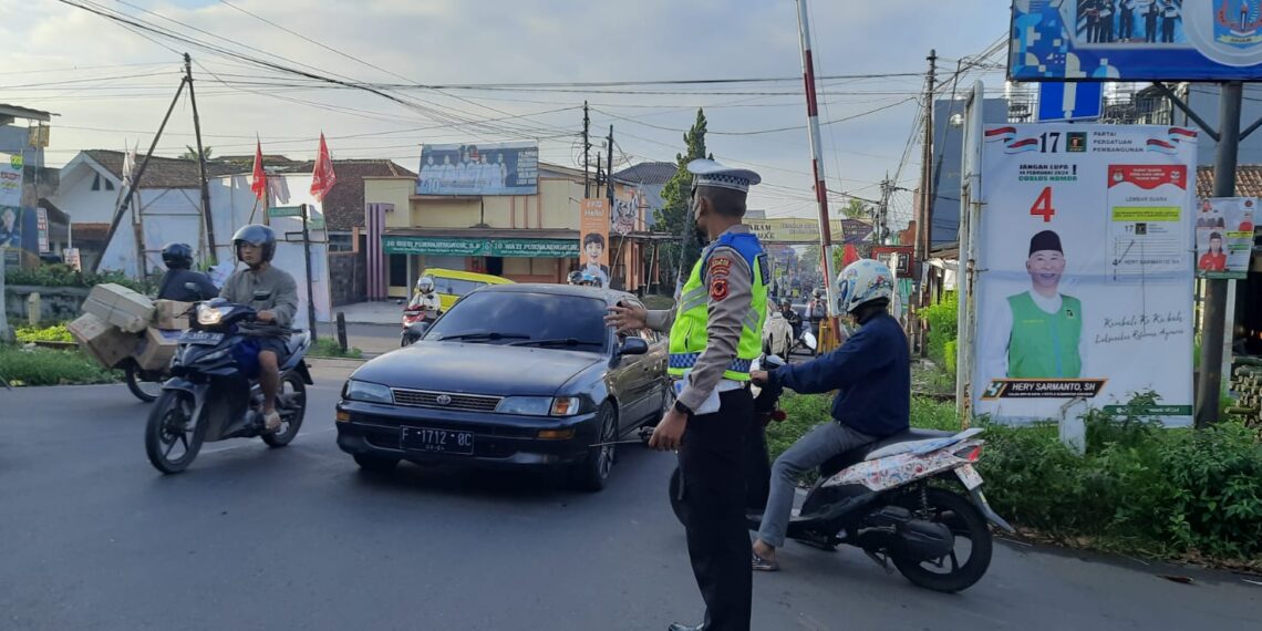 Polsek Warudoyong Gatur Lalu lintas pagi, Bentuk Pelayanan kepada Masyarakat guna terciptanya Kamseltibcar Lantas