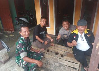 Kanit Bhabinkamtibmas Polsek Cireunghas Polres Sukabumi Kota Bersama Melaksanakan Silaturahmi Kepada Masyarakat