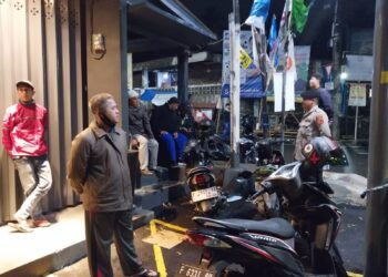Sambangi Pangkalan Ojek, Anggota Unit Samapta Polsek Gunungpuyuh Sampaikan Pesan-pesan Kamtibmas