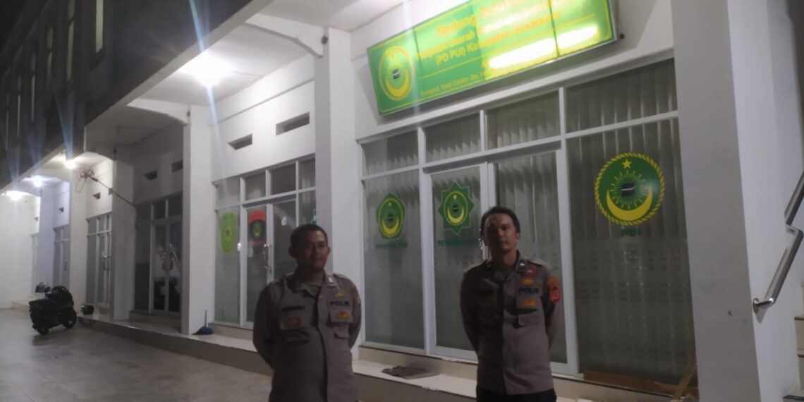 Lakukan Patroli Anggota Polsek Cisaat ke Gudang Logistik PPK Cisaat