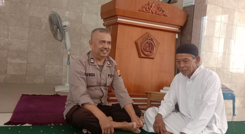 Laksanakan Anjangsana Kepada Tokoh Agama Kanit Binmas Polsek Cibeureum