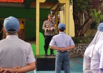 Police Goes To School Kapolsek Sukaraja Bersama Bhabinkamtibmas Desa Sukaraja