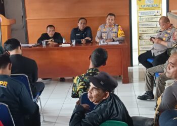 Kapolsek Cisaat Ciptakan Situasi Kamtibmas Kondusif Dengan Cara Tatap Muka Sambil Dialogis
