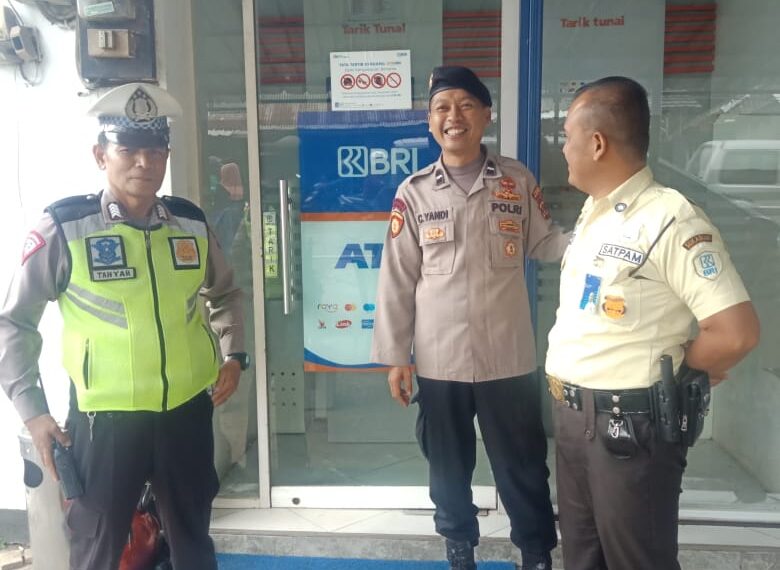 Patroli Siang Kontrol BANK BRI Dan ATM Polsek Sukalarang Cegah Kejahatan Perbankkan