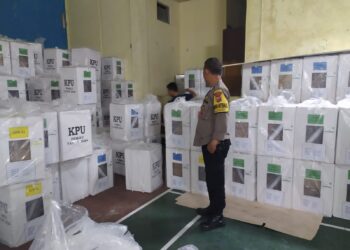Polsek Kadudampit Cek dan Kontrol Pastikan Amankan Gudang Logistik Pemilu 2024