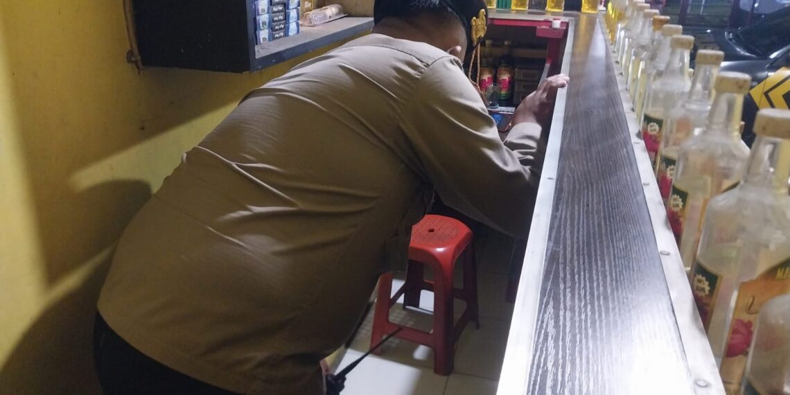 Amankan 1 Botol Minuman Keras Polsek Gunungpuyuh