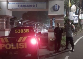 Dalam Mencegah Aksi Kejahatan Malam Hari Sambangi Sekolah Ketika Patroli Malam Salah Satu Upaya Polsek Gunungpuyuh