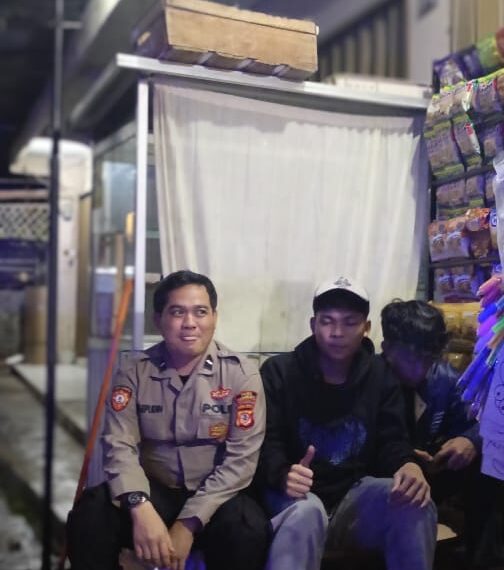 Antisipasi Gukamtibmas, anggota patroli Polsek Warudoyong Polres Sukabumi Kota Gencar Laksanakan Patroli Malam Hari.