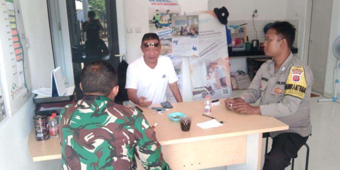 Bhabinkamtibmas Bersinergi dengan Babinsa Sambangi Warga Untuk Tingkatkan Harkamtibmas