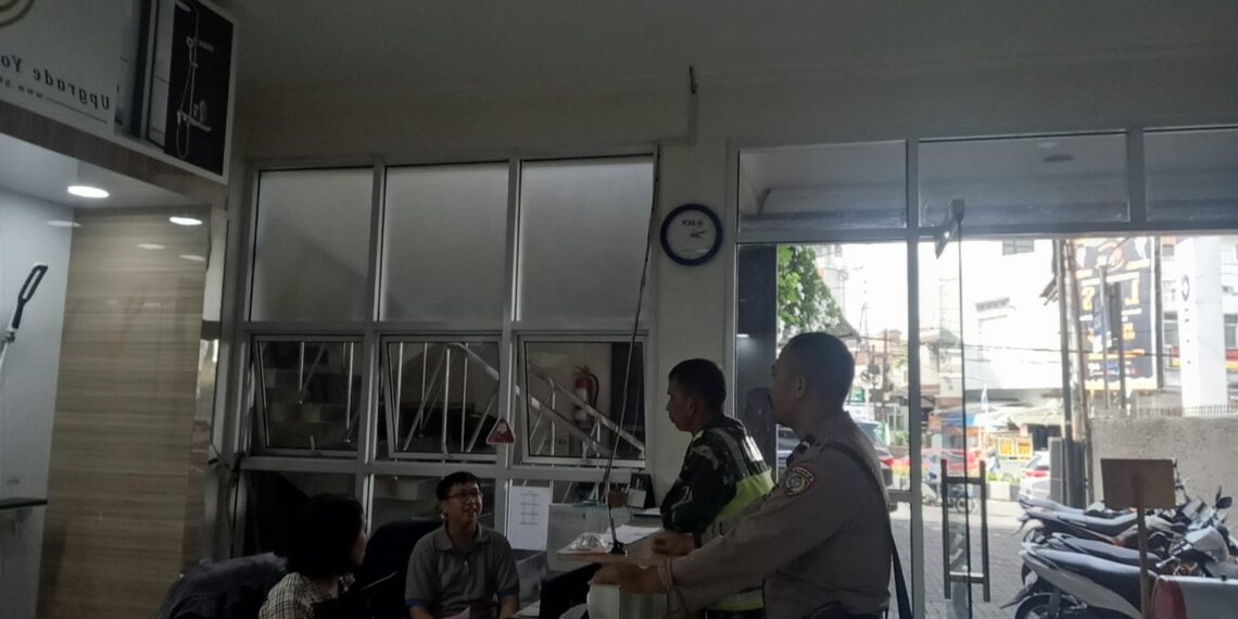 Datangi Warga Langsung, Babinkamtibmas Berikan Himbauan Gukamtibmas