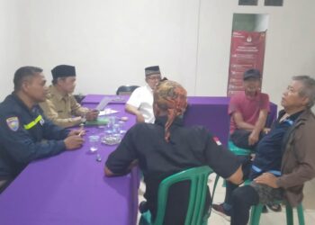 Bhabinkamtibmas Desa Warnasari Polsek Sukabumi Melaksanakan Kegiatan Dialogis dan Sambang dengan Kepala Desa Warnasari