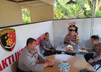 Pimpin Anev Mingguan, Kapolsek Gunungpuyuh Ingatkan Anggotanya Agar Lakukan Tugas Dengan Maksimal