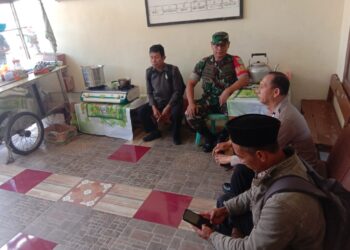 Dekati Warga Babinkamtibmas Bersinergi dengan Babinsa Sambangi Warga dan Berikan Imbauan Kamtibmas
