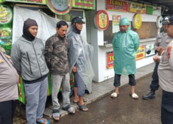 Unit Samapta Polsek Cisaat Intensifkan Patroli Dialogis Jelang Pemilu