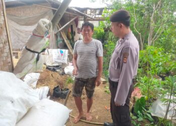 Sampaikan Pesan Kamtibmas Unit Samapta Polsek Cibeureum Lakukan Patroli Siang Hari