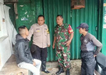 Memasuki Musim Hujan, Senergitas TNI – Polri Bhabinkamtibmas Himbau Warga Waspada Bencana Alam