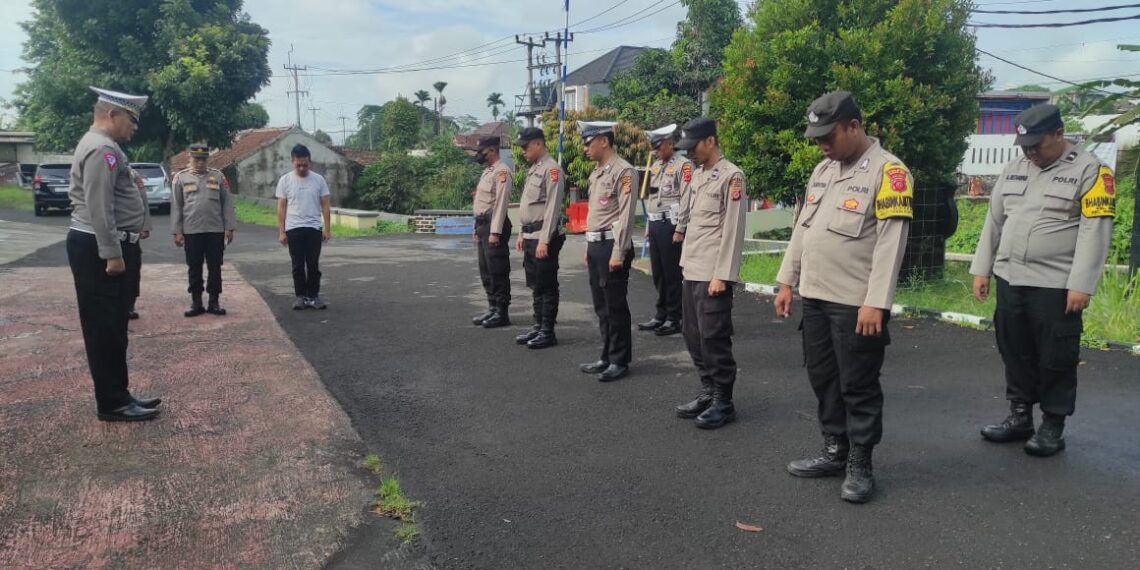 Polsek Warudoyong Gelar Apel Pagi Sebagai Bentuk Kedisiplinan.