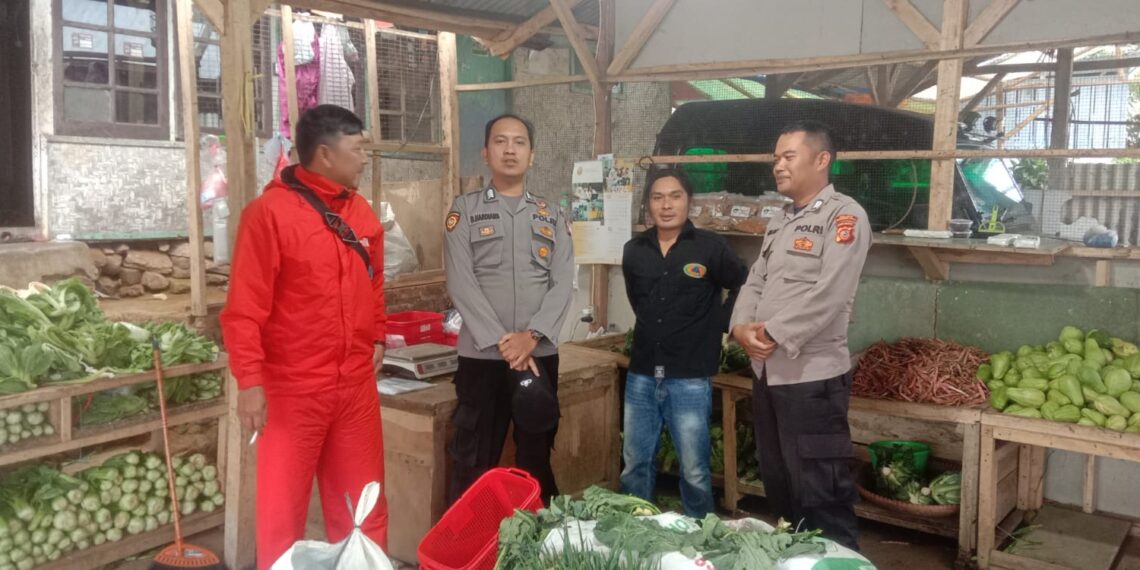 Polsek Sukabumi Kontrol Harga Telur Di Desa Sukajaya