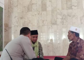 Bhabinkamtibmas Polsek Lembursitu Patroli Sambang Ke Tokoh Agama