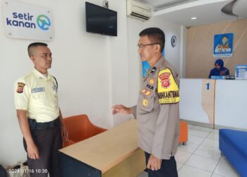 Sambangi Kantor Leasing, Patroli Bhabinkamtibmas Polsek Gunungpuyuh Berikan Himbauan Kamtibmas