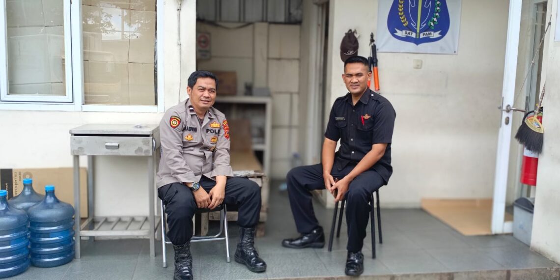 Ciptakan Rasa Aman, Anggota Samapta Polsek Warudoyong Laksanakan Patroli dialogis di Siang Hari