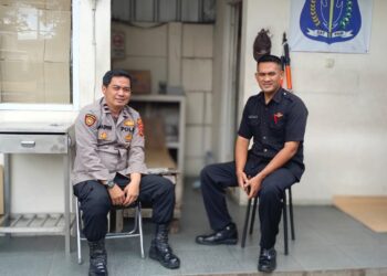 Ciptakan Rasa Aman, Anggota Samapta Polsek Warudoyong Laksanakan Patroli dialogis di Siang Hari