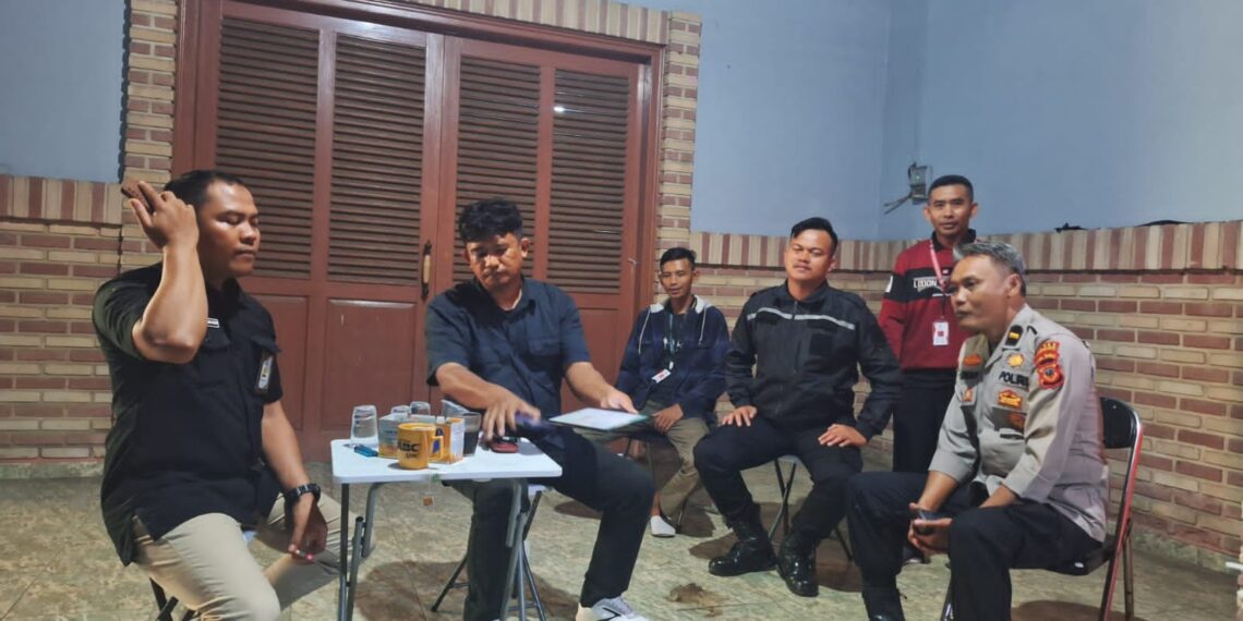Antisipasi Gukamtibmas, anggota patroli  Polsek Warudoyong Polres Sukabumi Kota Gencar Laksanakan Patroli Malam Hari.