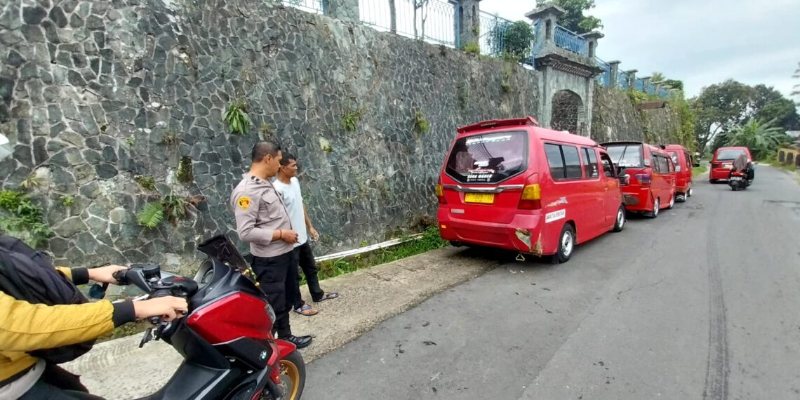 Upaya Jaga Kamtibmas Agar tetap Aman Polsek Kadudampit Laksanakan Patroli Dialogis