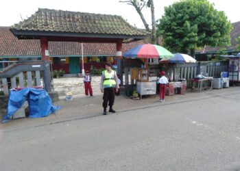 Unit Samapta Polsek Cireunghas Melaksanakan Pengaturan Pagi