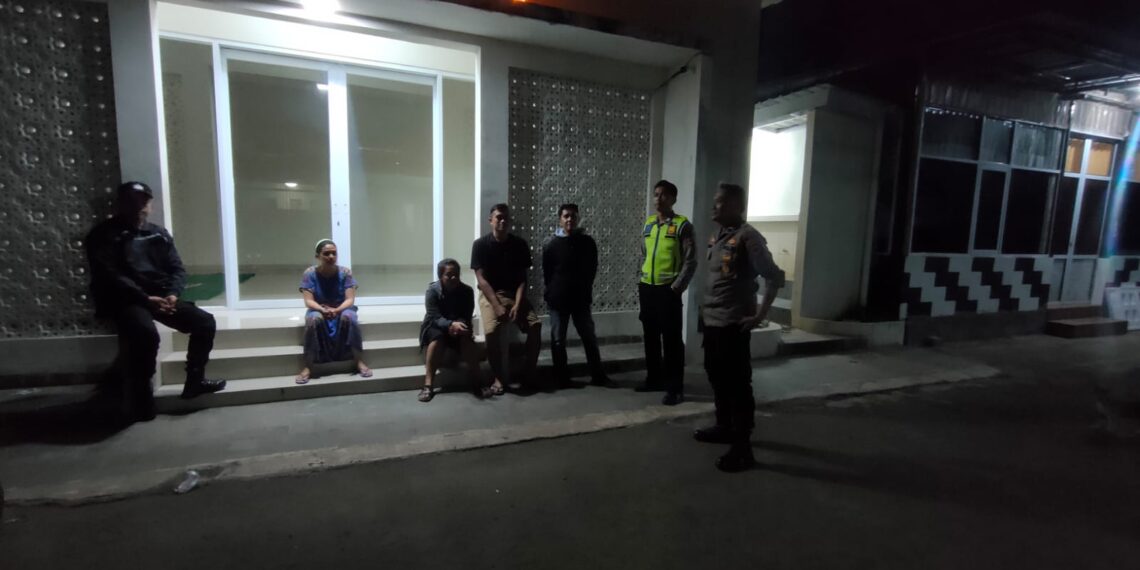 Antisipasi Gukamtibmas, anggota patroli  Polsek Warudoyong Polres Sukabumi Kota Gencar Laksanakan Patroli Malam Hari.