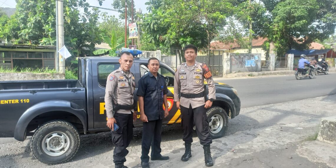 Sampaikan Himbauan Kamtimbas, Anggota Patroli Dan Bhabinkamtibmas Sambangi Petugas Security
