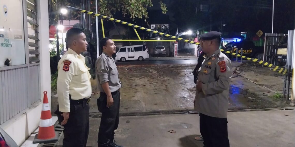 Patroli Rutin Malam Hari Sambangi Satpam Hotel sampaikan Himbauan kamtibmas