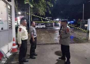 Patroli Rutin Malam Hari Sambangi Satpam Hotel sampaikan Himbauan kamtibmas